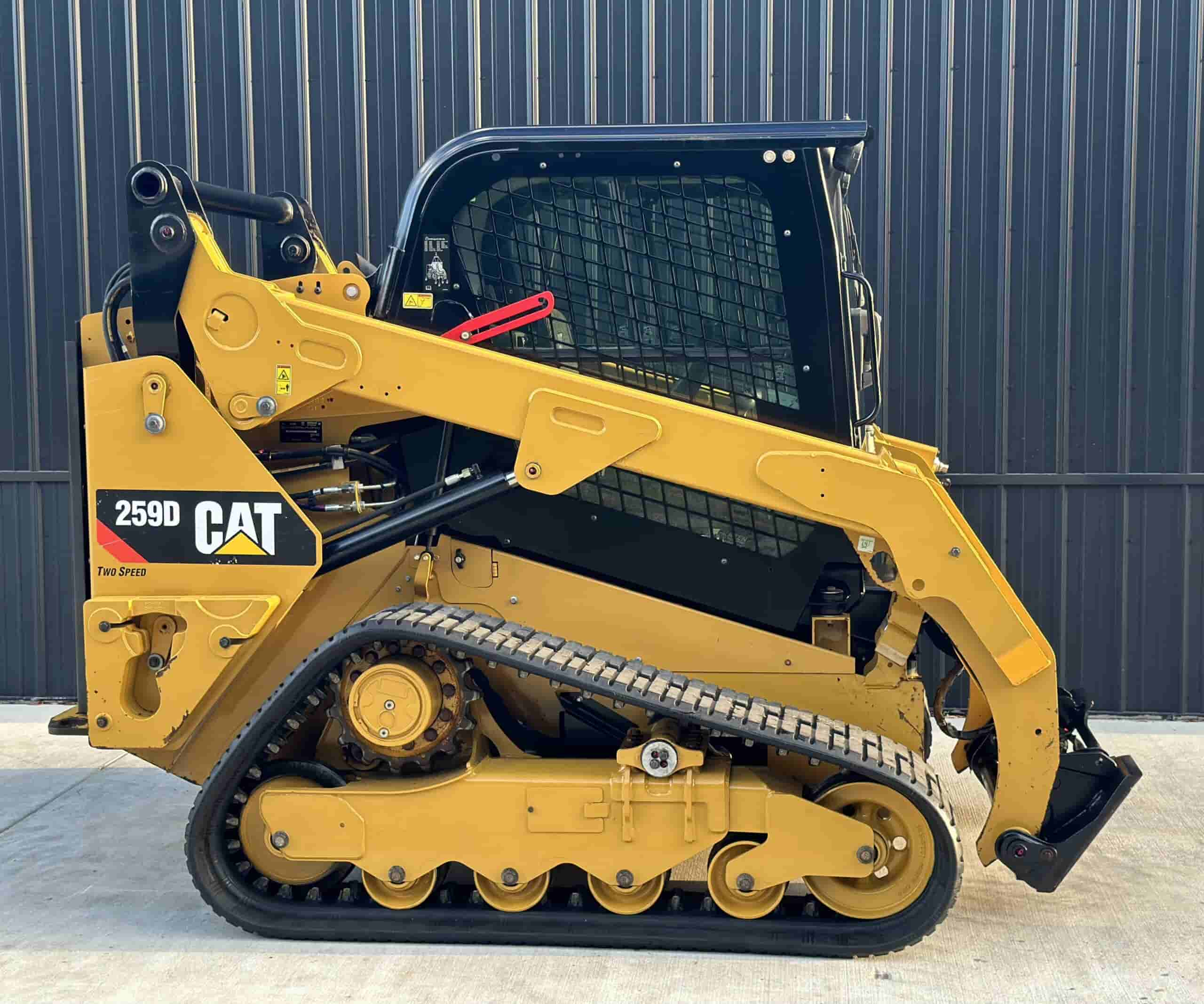 2019 CAT 259D 858 HOURS
